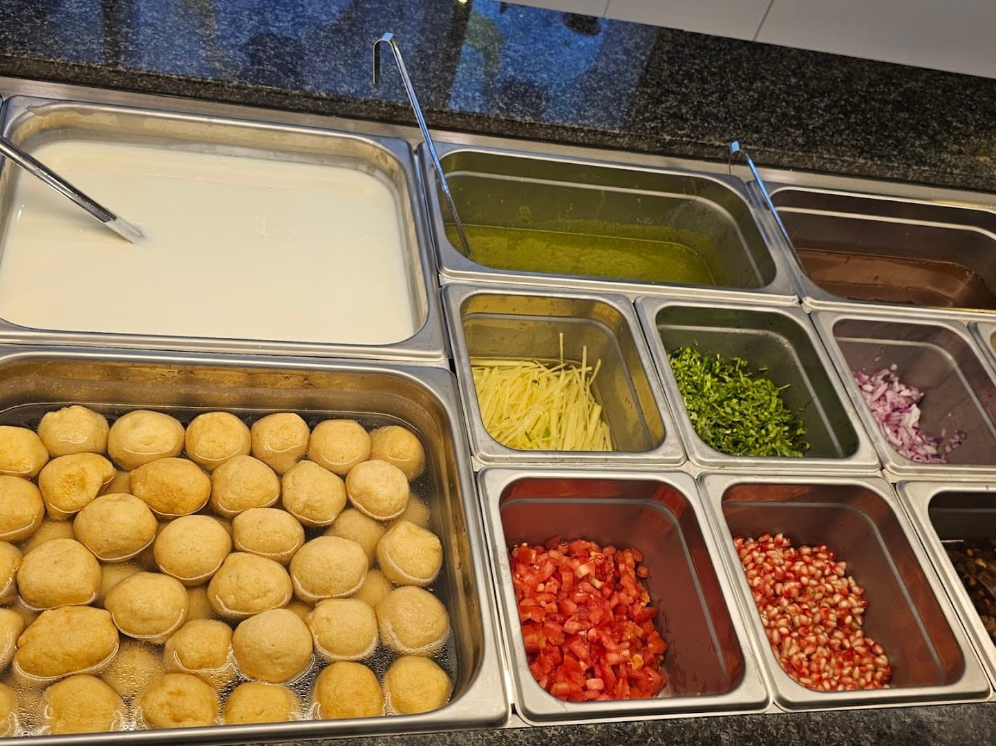 Kesar Sweets & Restaurant 4