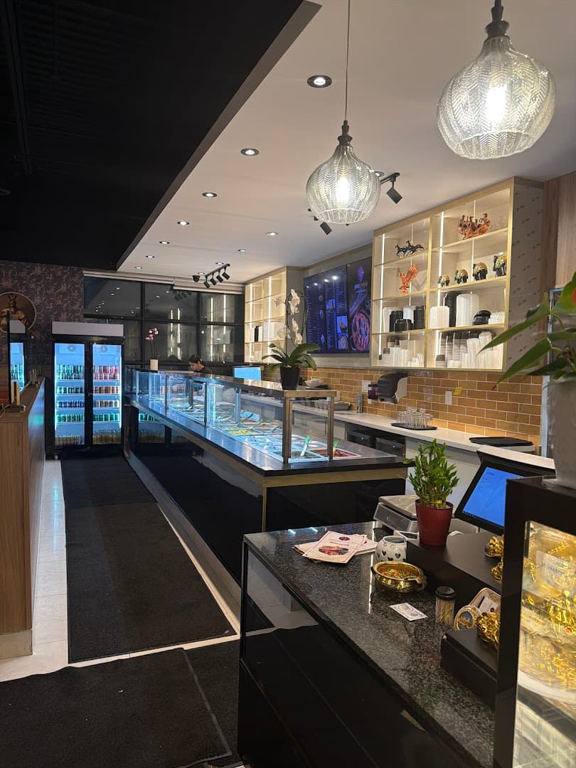 Pure Punjabi Sweets & Restaurant (Brampton Hurontario) 3